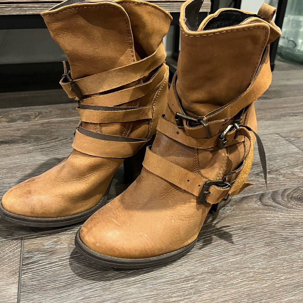Steve Madden Tan Moto Boots